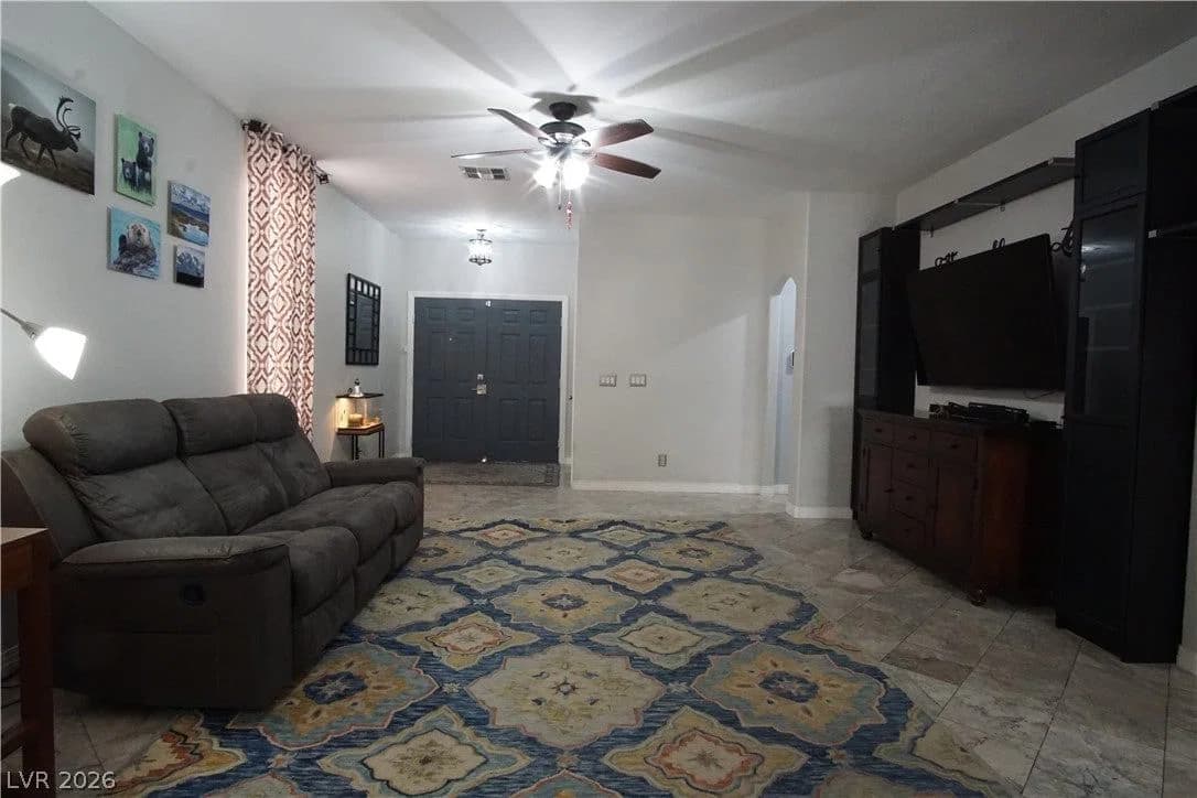 912 Sterling Thorn Court photo 4