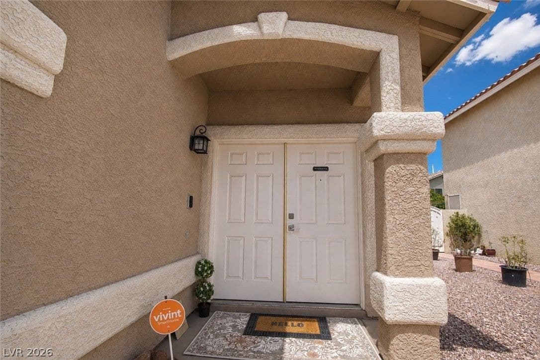 912 Sterling Thorn Court photo 2