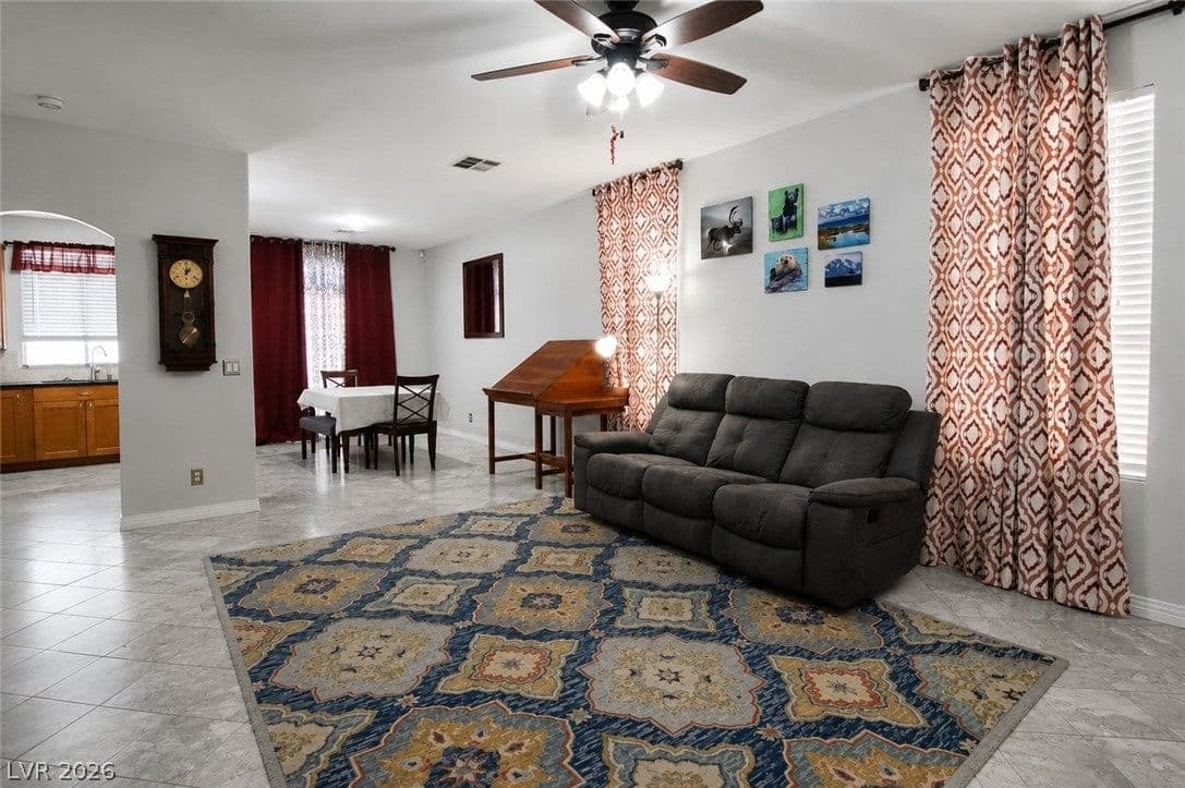 912 Sterling Thorn Court photo 5