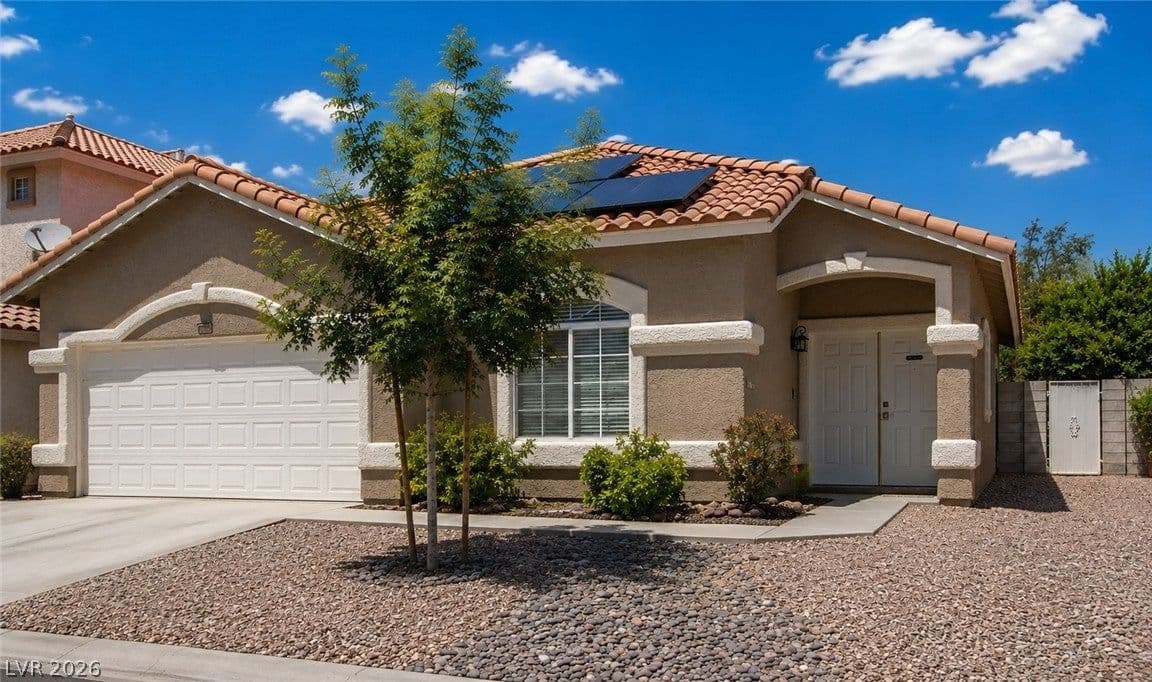 912 Sterling Thorn Court
