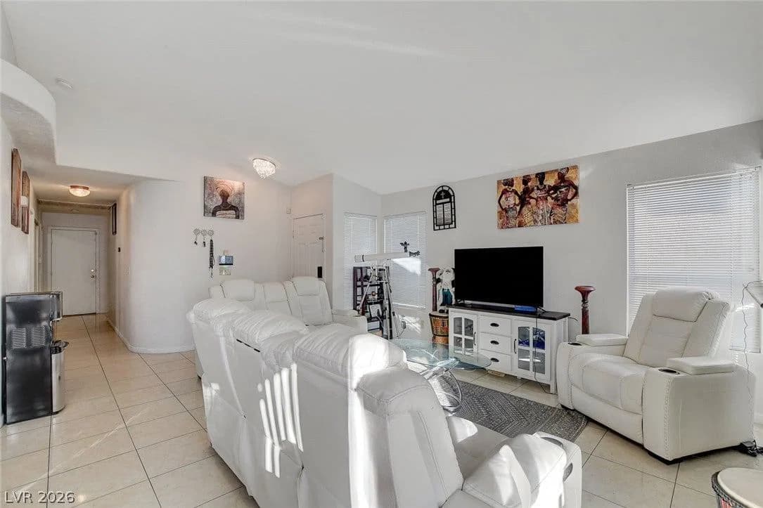 8113 Hercules Drive photo 4