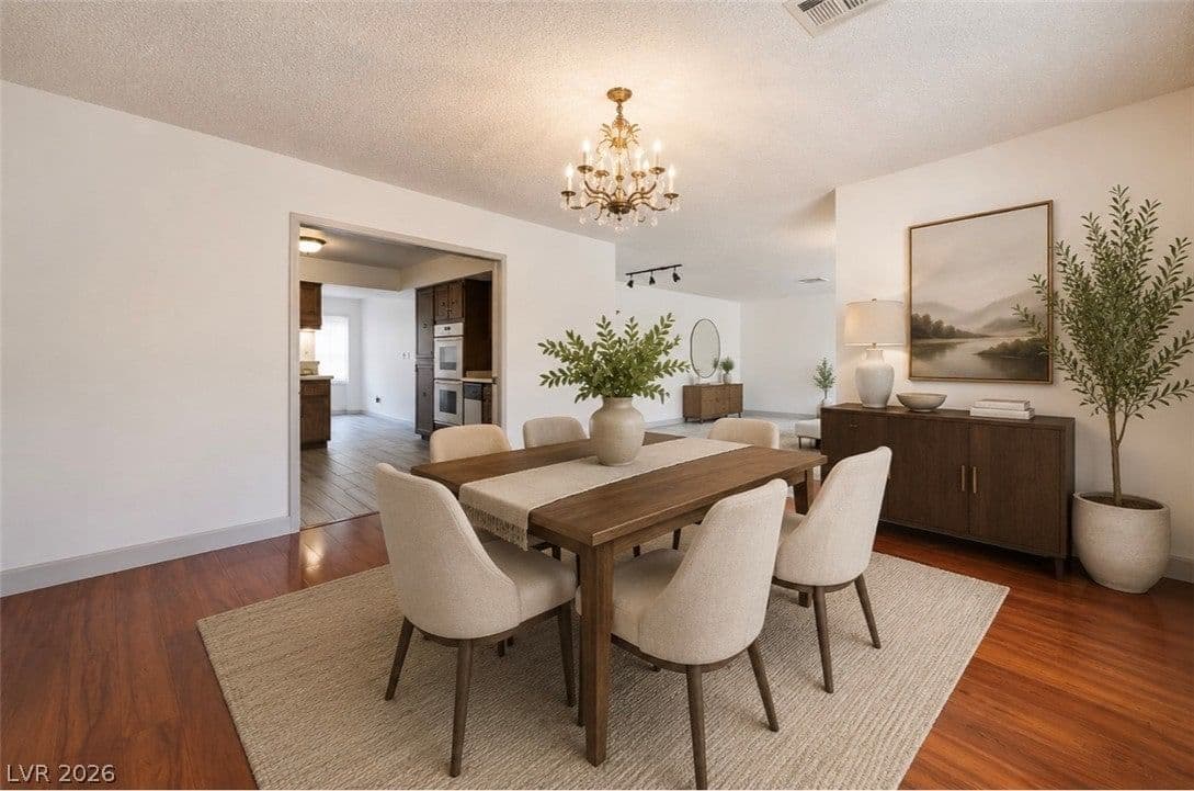 3155 Rochelle Avenue photo 3