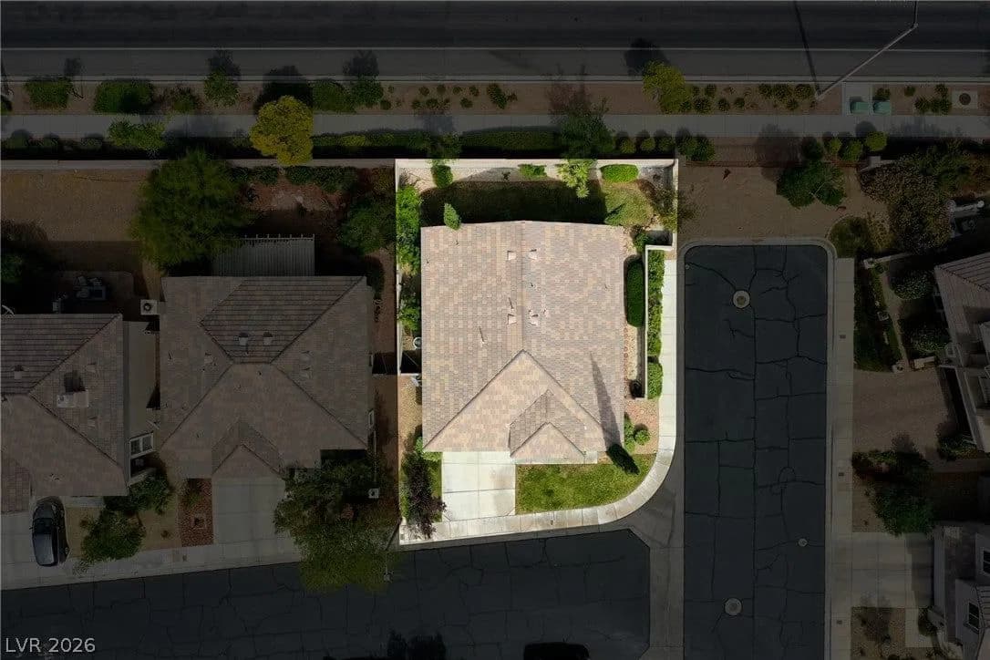 1037 Novara Lane photo 3