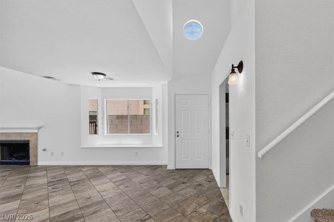 1730 Garden Path Court photo 2