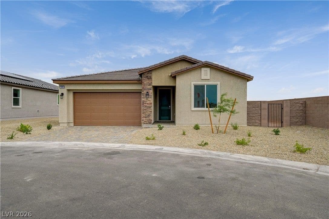 3886 Blooming Orange Avenue