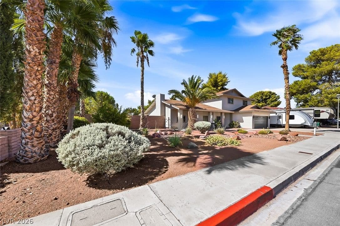 893 Fairway Drive photo 4