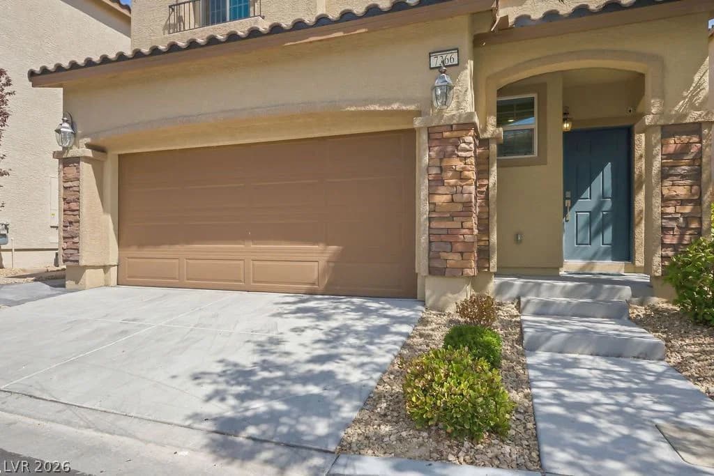 7366 Sabula Bay Court photo 2