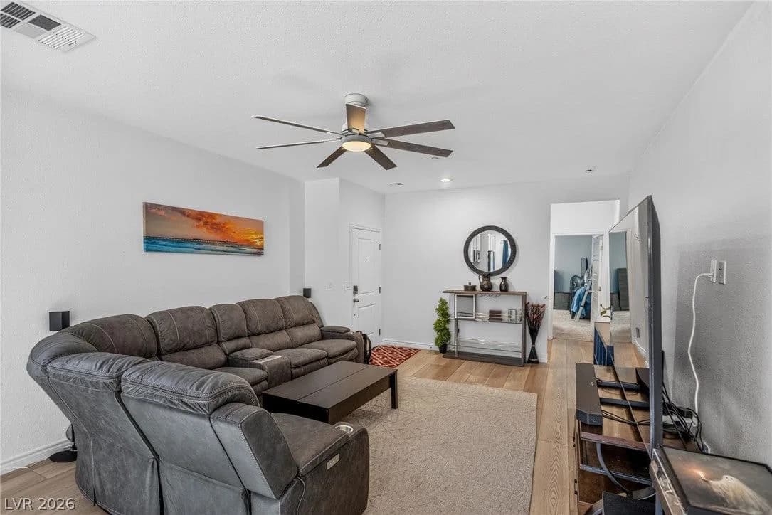 9649 Peggy Publow Avenue photo 4
