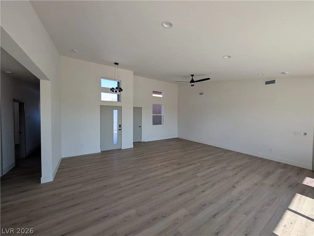 901 Kiowa ST photo 4