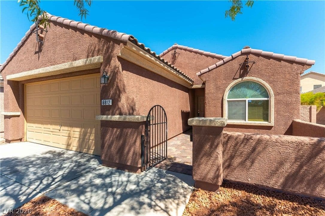 6812 Royal Poinciana Court photo 4