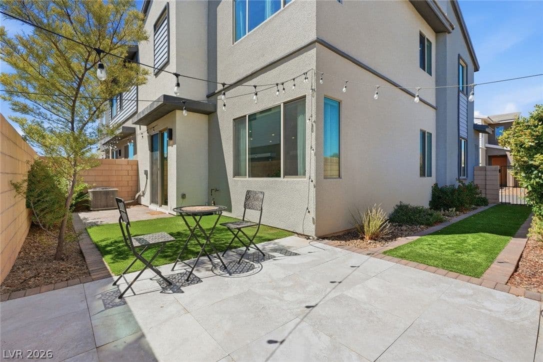 9254 Desert Pearl Avenue photo 2
