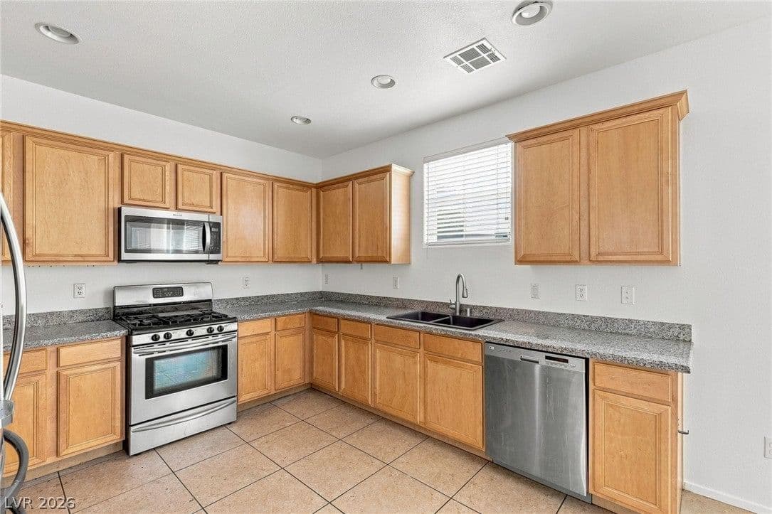 1213 High Altitude Avenue photo 2