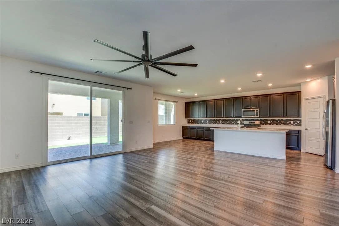 6808 Bayou Hollow Avenue photo 3