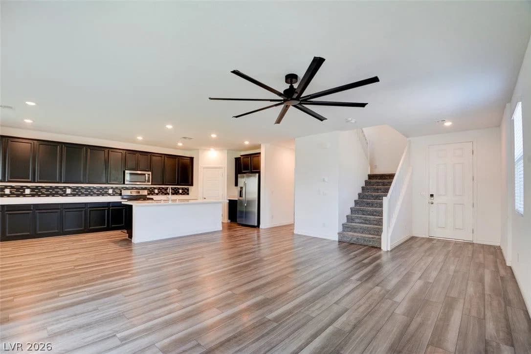 6808 Bayou Hollow Avenue photo 2