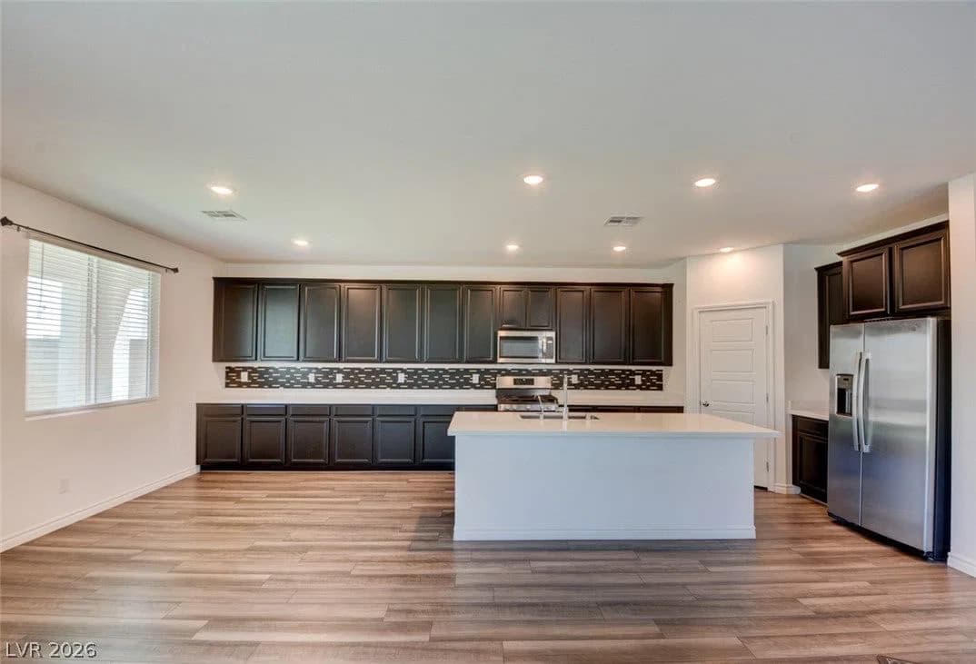 6808 Bayou Hollow Avenue photo 5