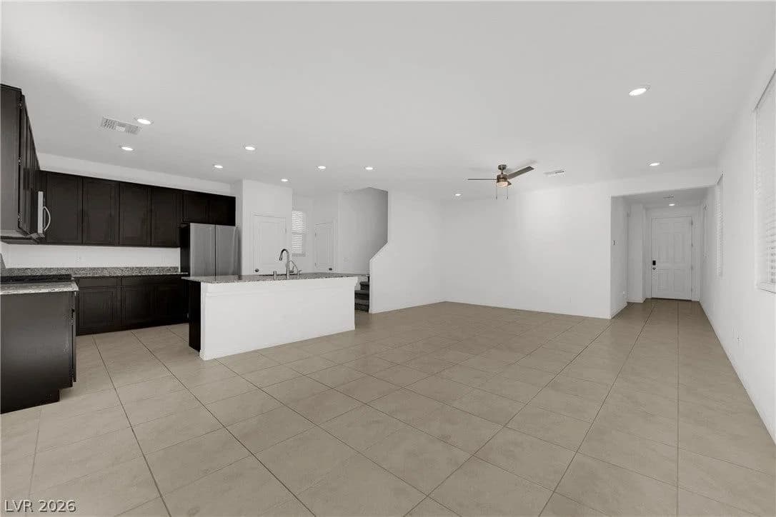 8968 Lucky Crest Street photo 3