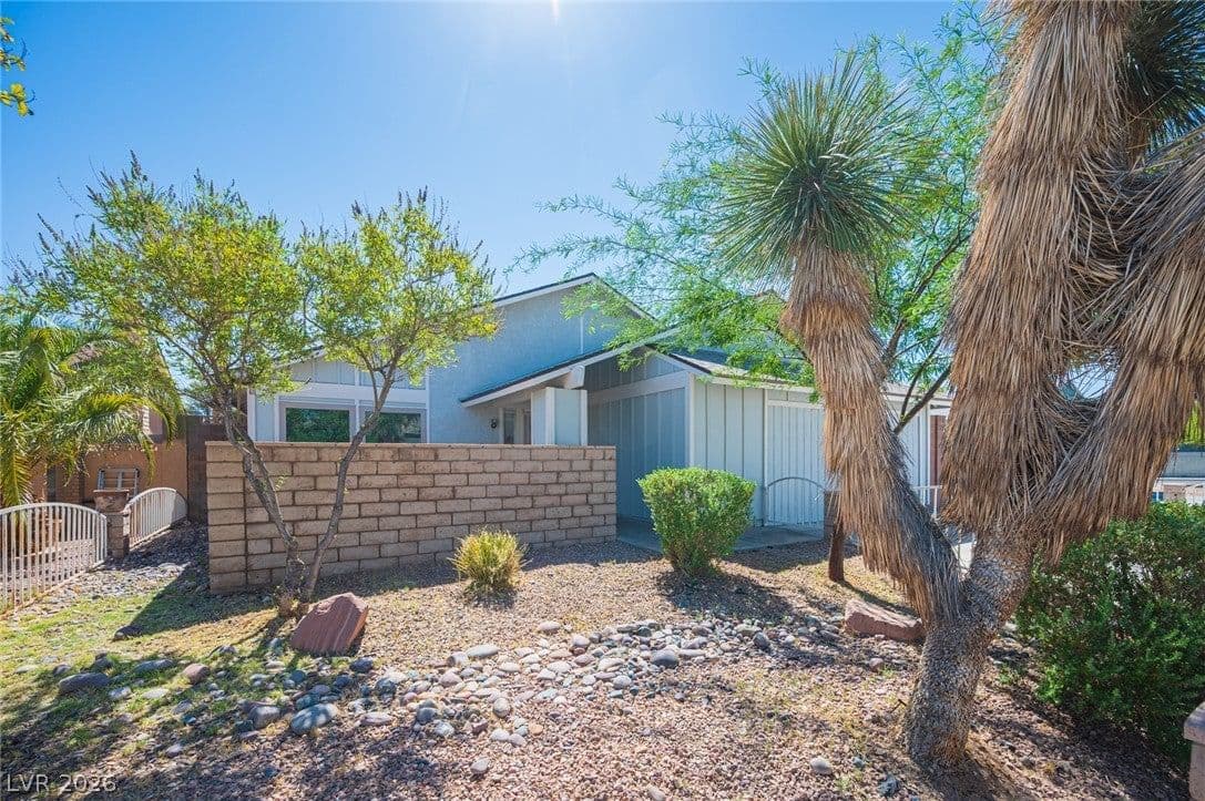 1705 Starbuck Drive photo 3