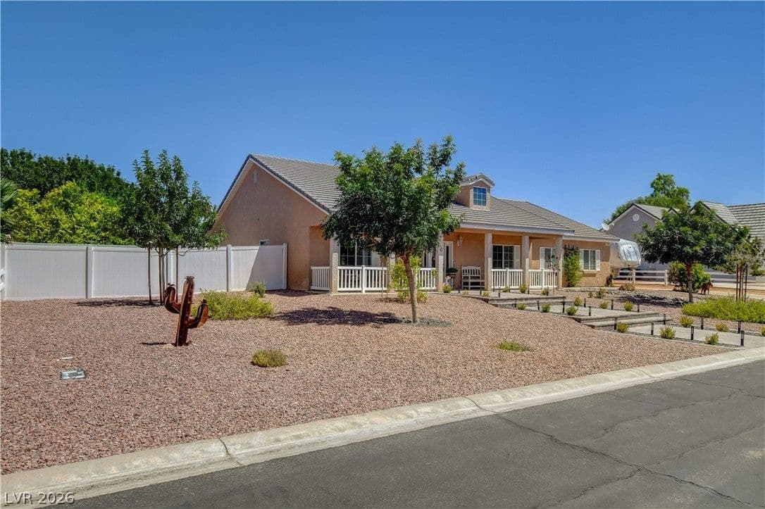 1374 Lake Valley Drive photo 4