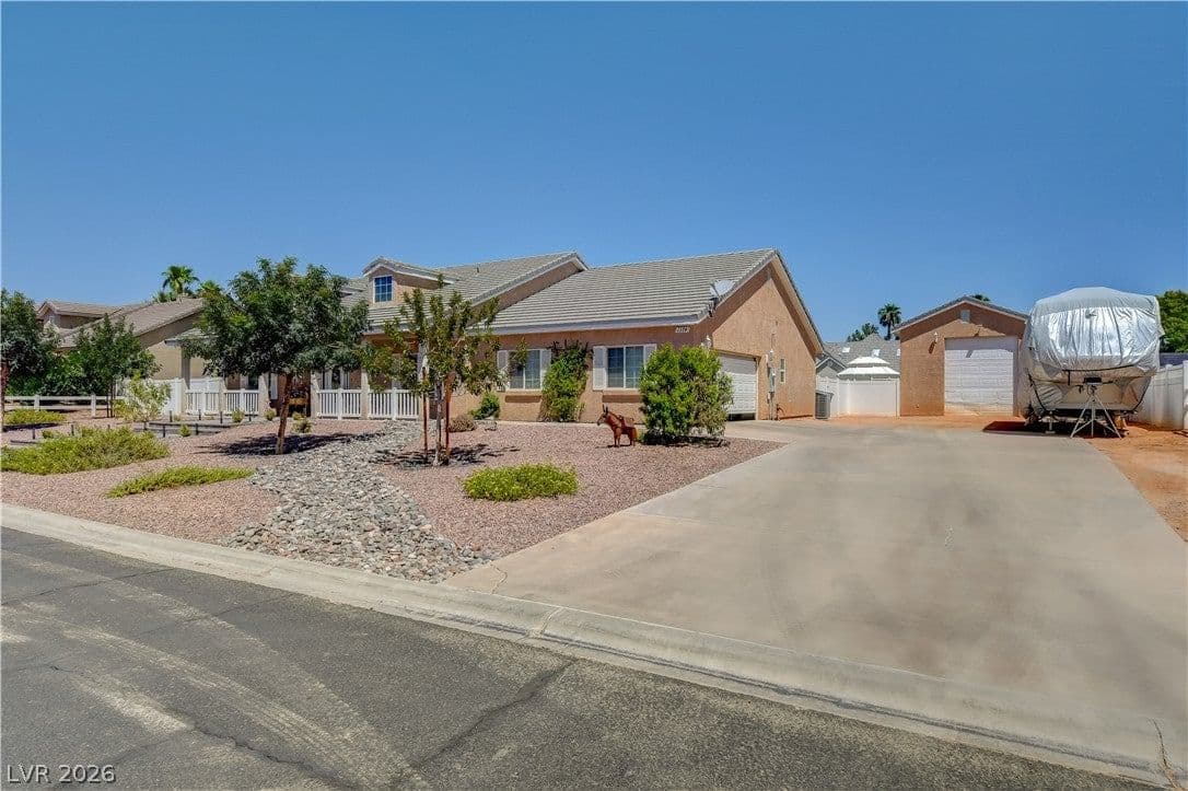 1374 Lake Valley Drive photo 3