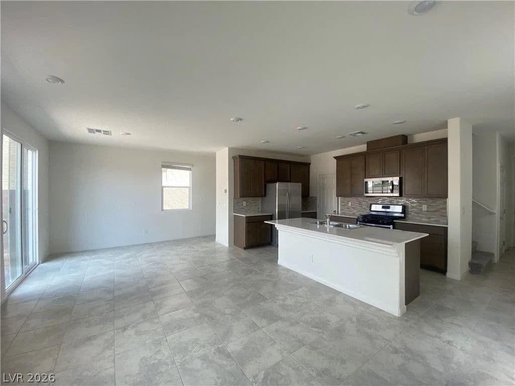 5833 Holbeche Street photo 3