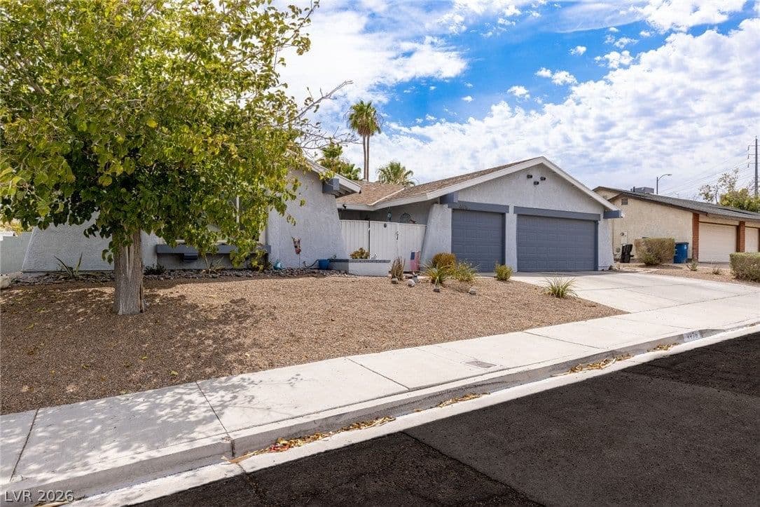 4476 Sunny Dunes Drive photo 3