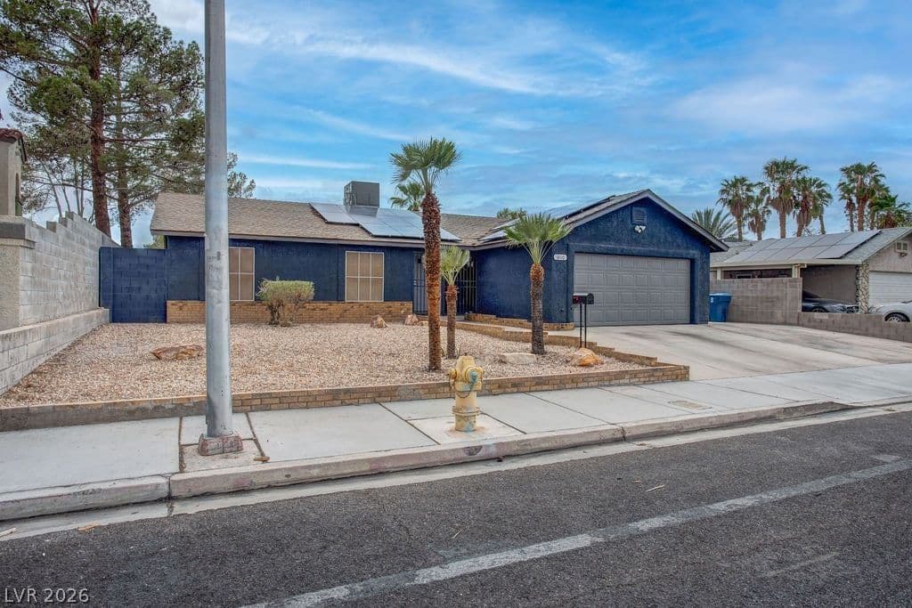1800 Torrey Pines Drive