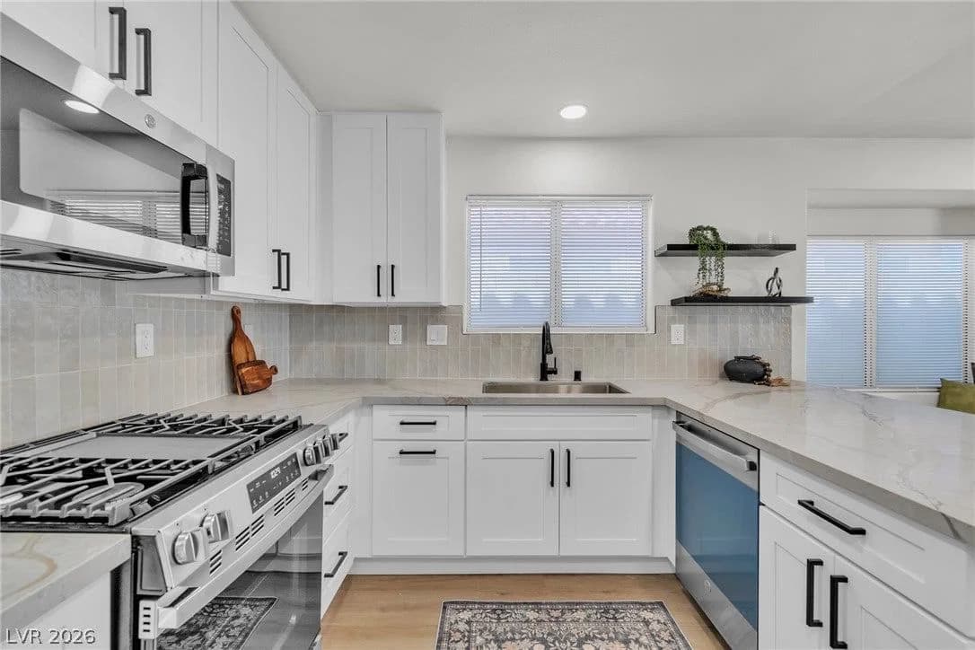 8628 Panuco Way photo 4