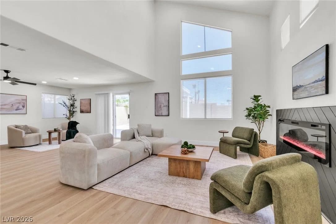 8628 Panuco Way photo 3