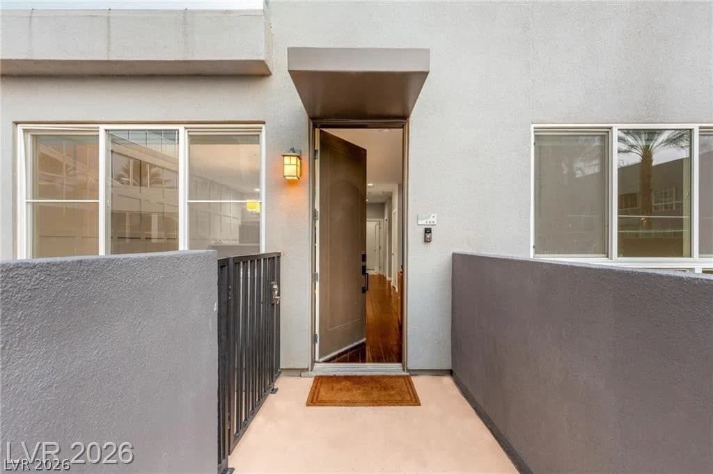 4545 Dean Martin Drive photo 2