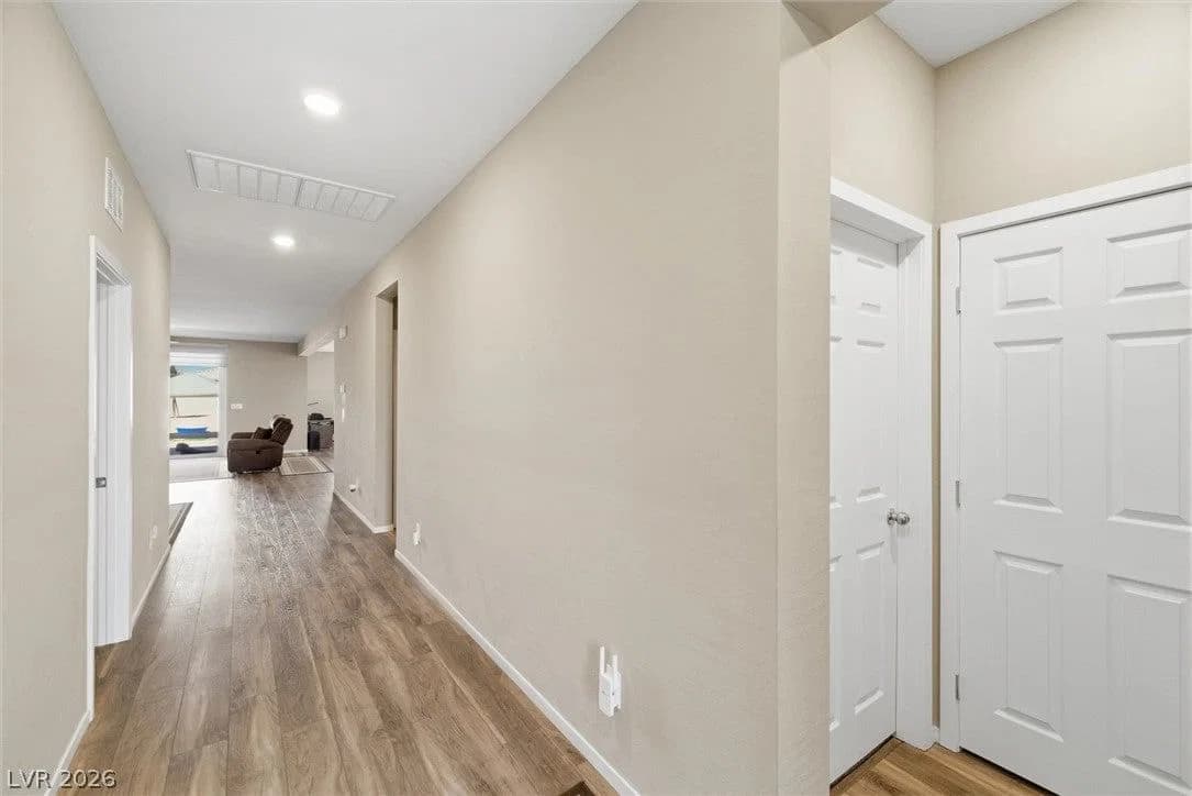 4700 Suntree Court photo 4