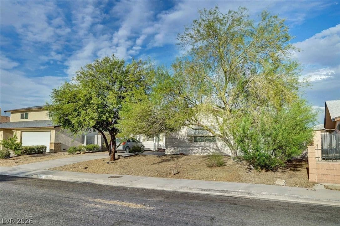 329 Santa Fe Street photo 4