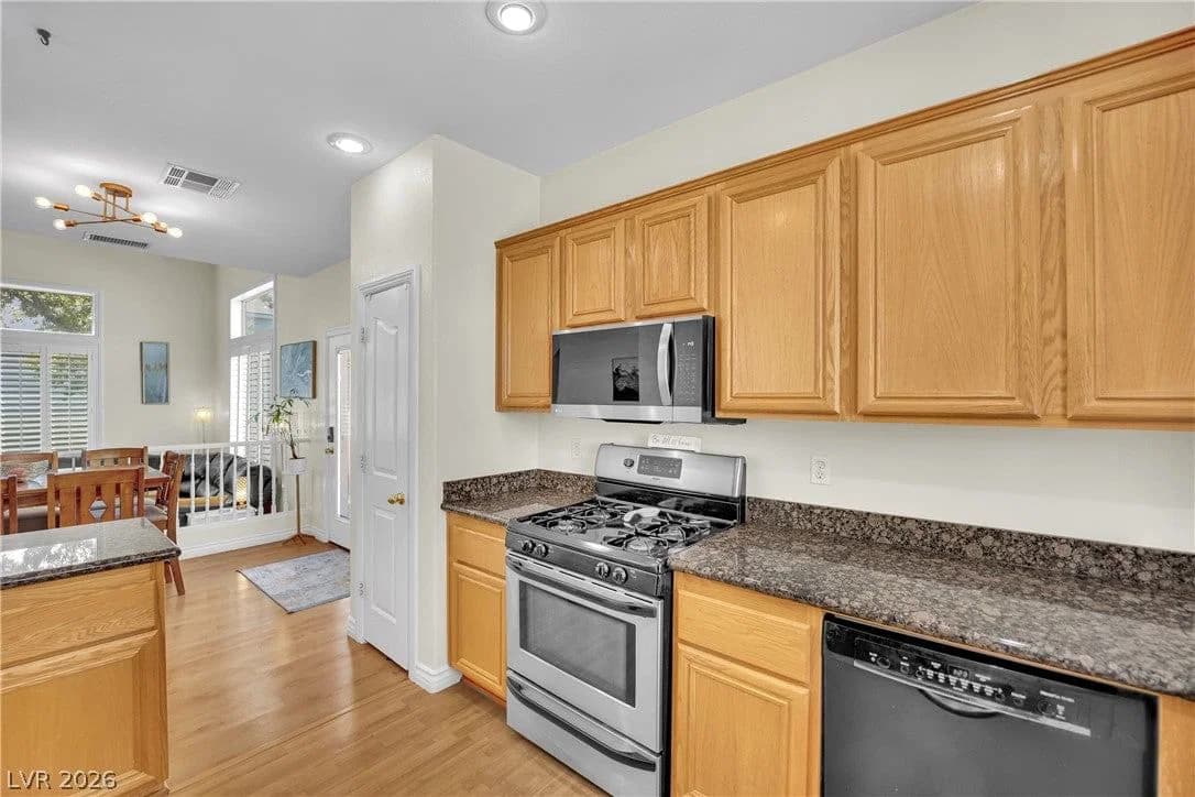 1532 Stone Valley Avenue photo 4