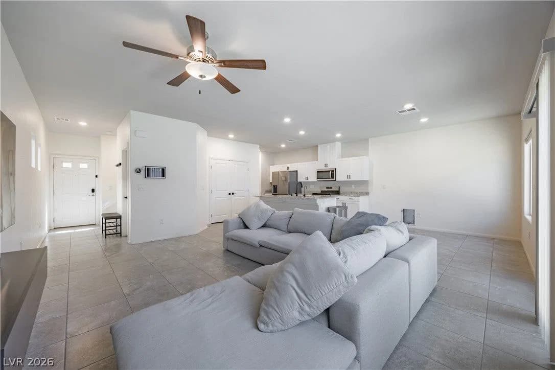 3760 Ramura Avenue photo 3