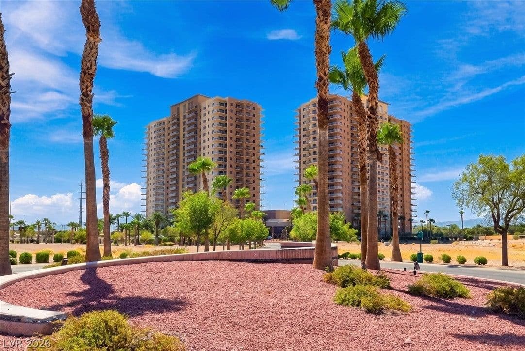 8255 Las Vegas Boulevard photo 3