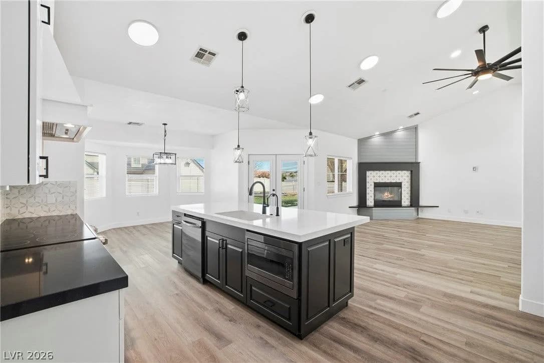 1352 Lake Valley Drive