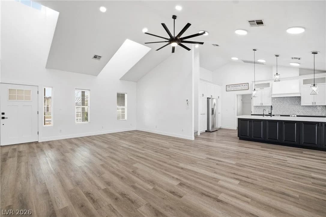 1352 Lake Valley Drive photo 5