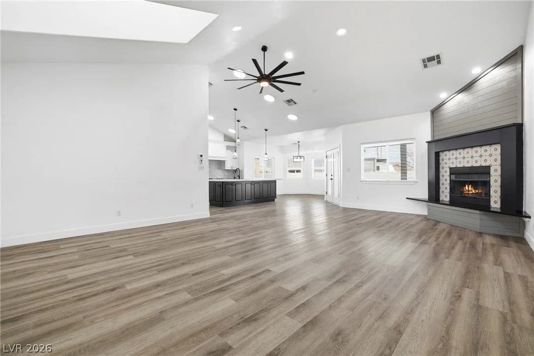 1352 Lake Valley Drive photo 3