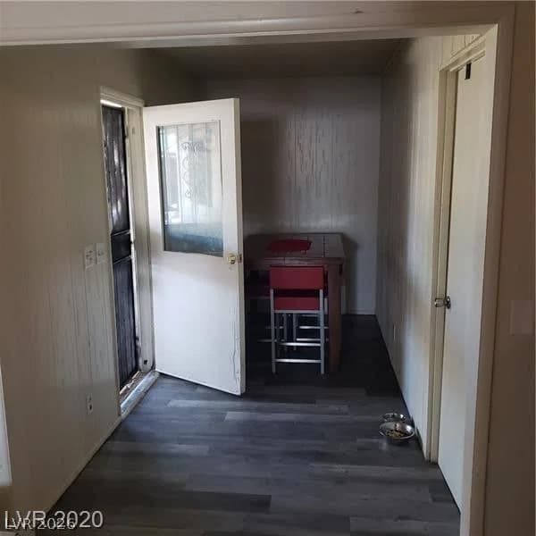 5284 Wellesley Avenue photo 4
