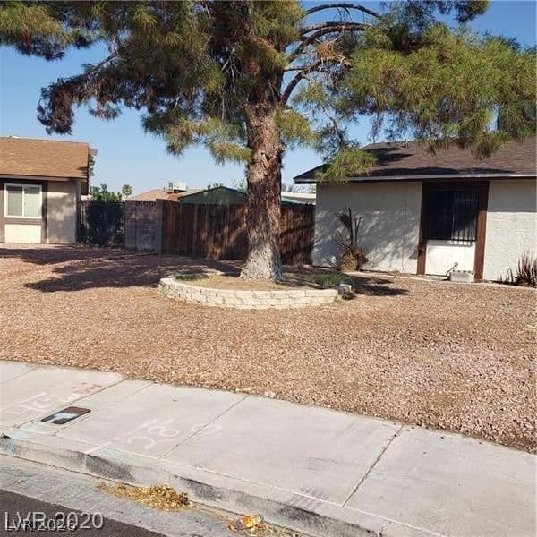5284 Wellesley Avenue photo 3