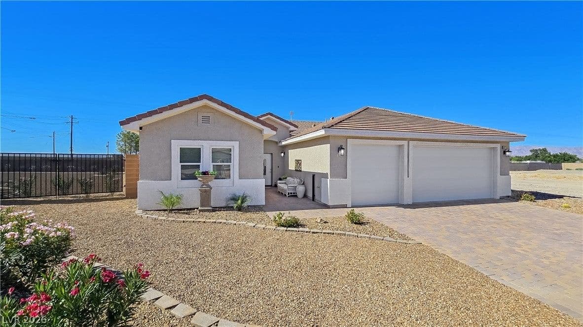 5471 Lincolnwood Court photo 2