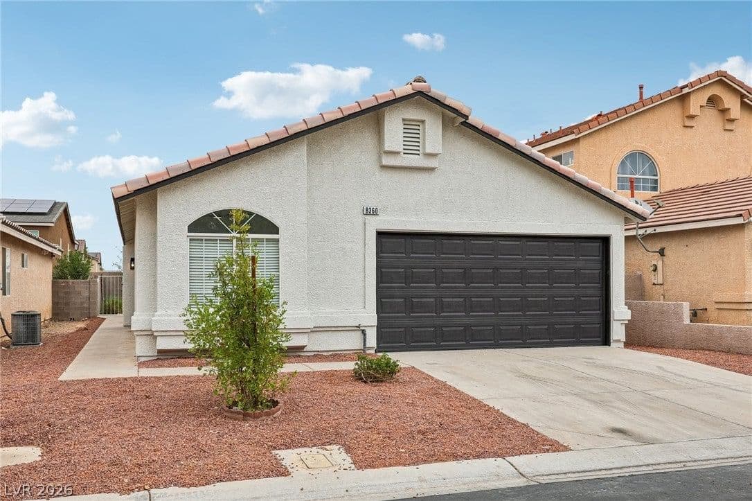 8360 Silverdale Avenue photo 2