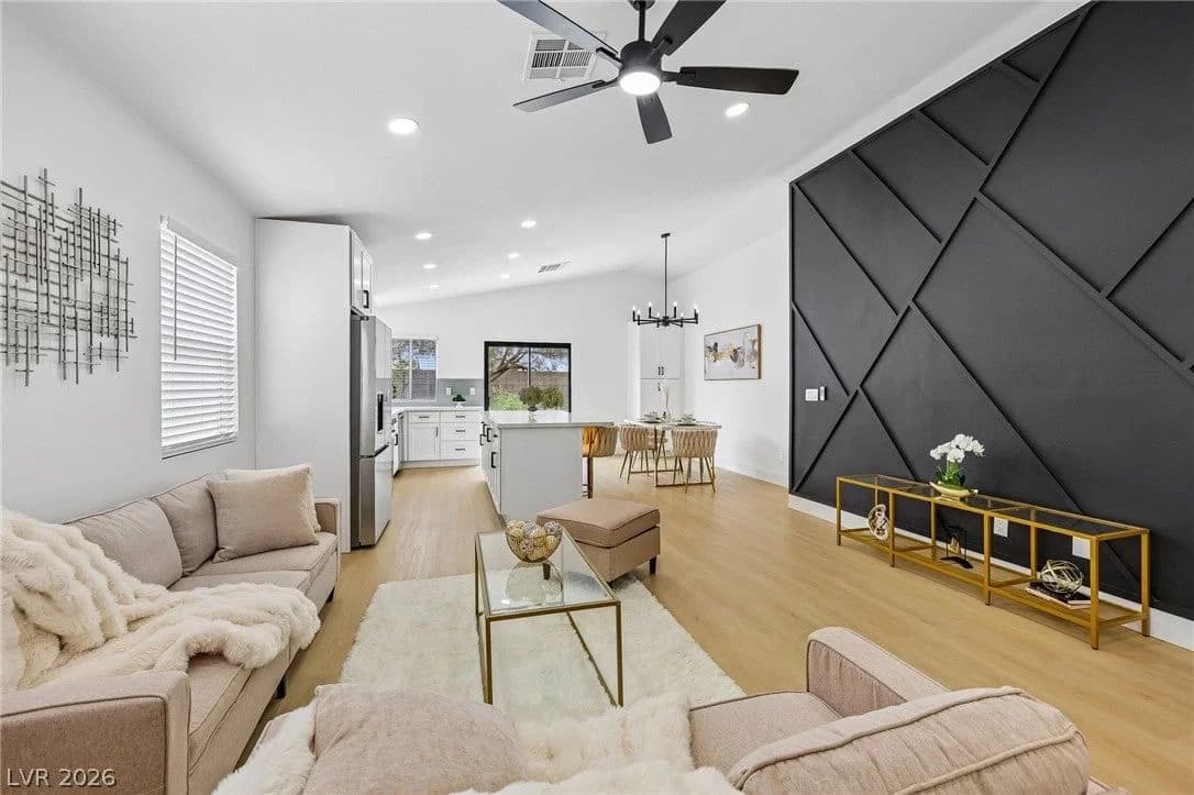 8360 Silverdale Avenue photo 3