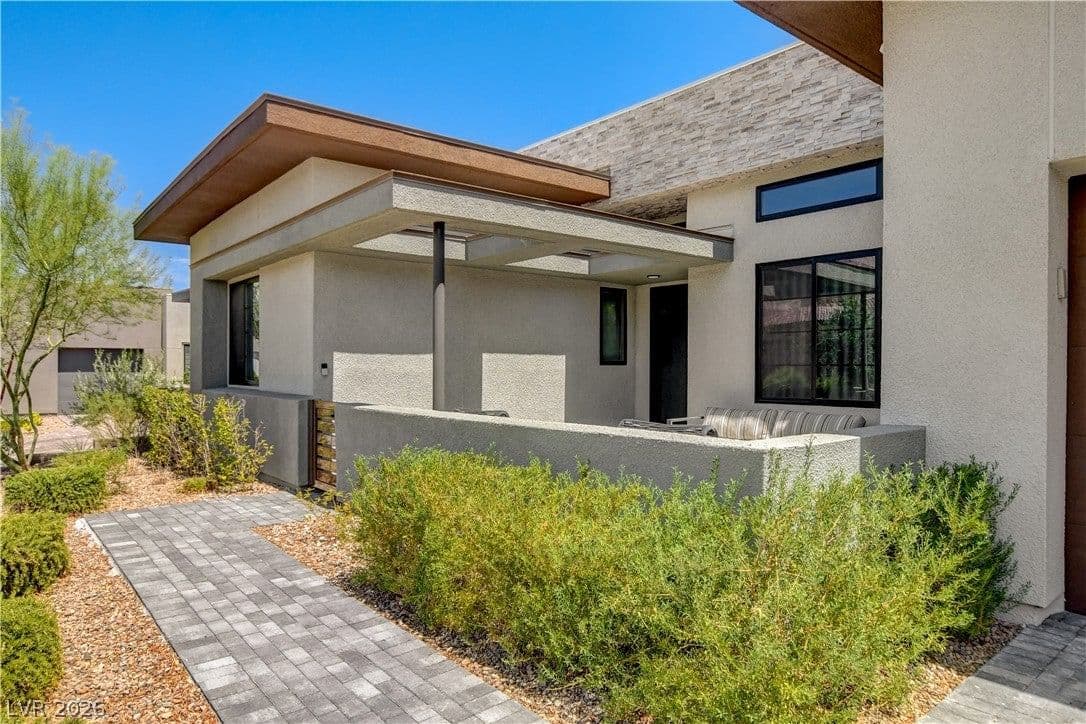 556 Vista Sunset Avenue photo 3