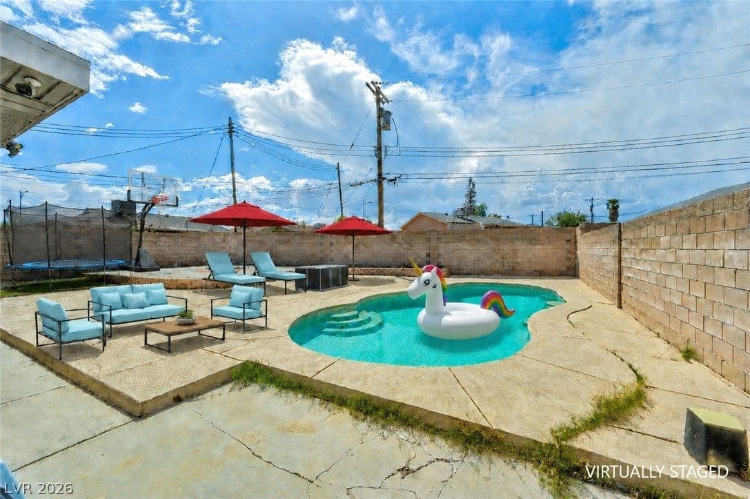 712 Harper Circle