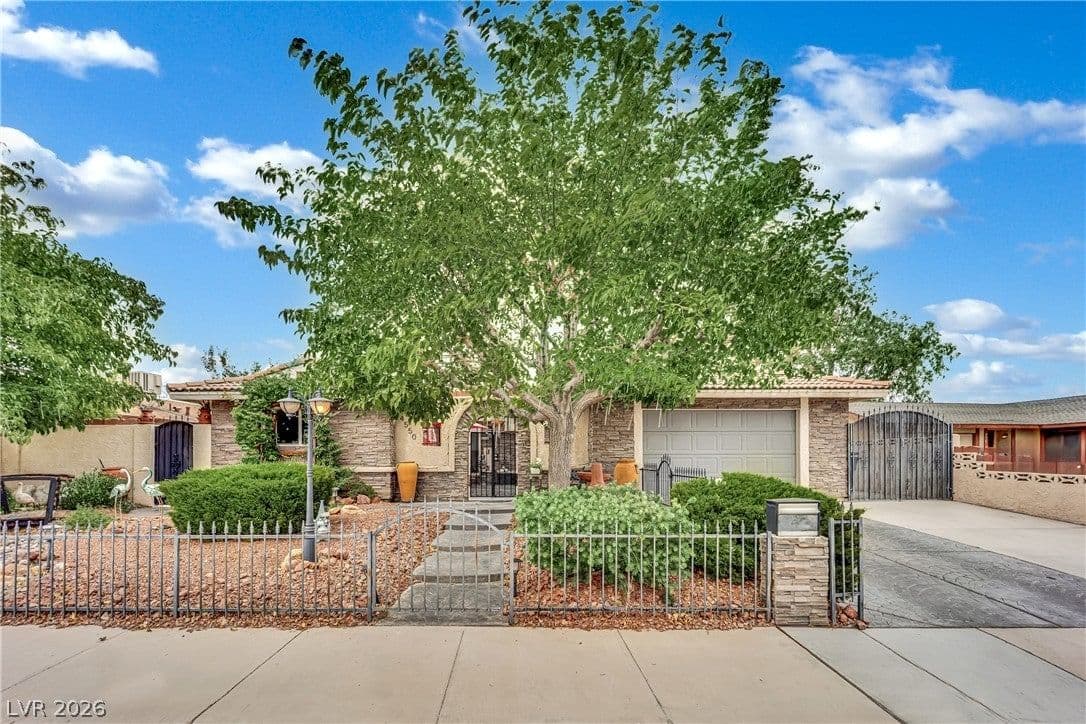 4550 Silver Peak Street photo 2
