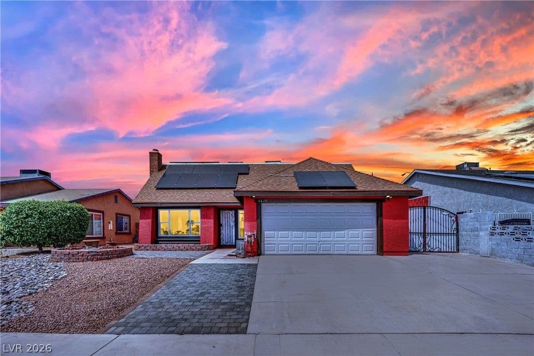 4823 Castle Rock Court photo 2