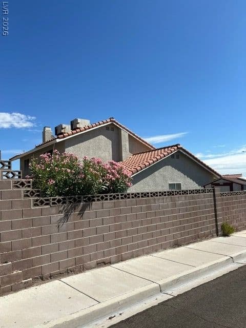1425 Cutler Drive photo 3