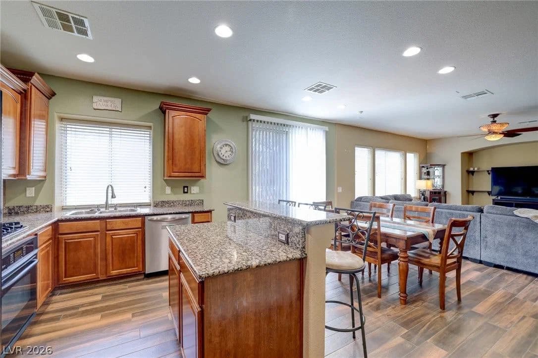 9831 Twin Mill Street photo 5