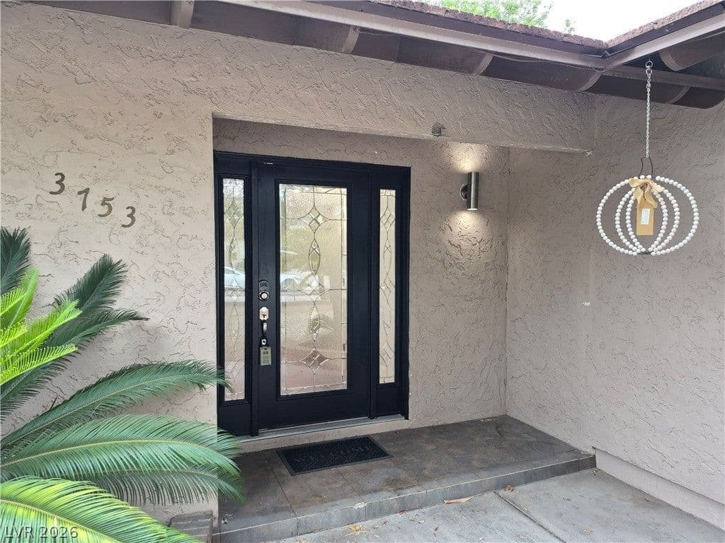 3753 Rosecrest Circle photo 4