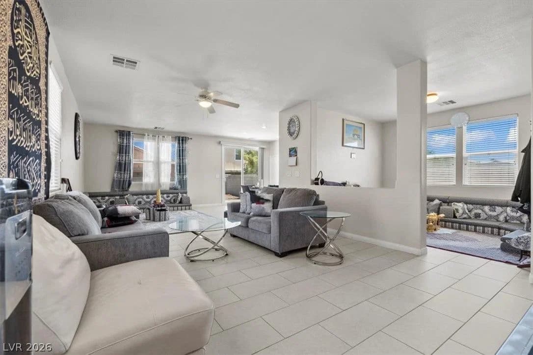 9548 Windsor Forest Court photo 4